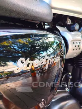 TRIUMPH STREET TWIN