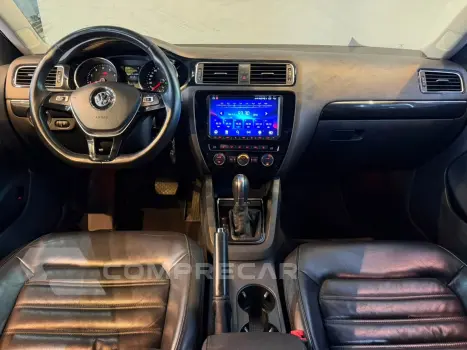 Jetta 2.0 Tsi Highline 211Cv Gasolina 4P Tiptronic