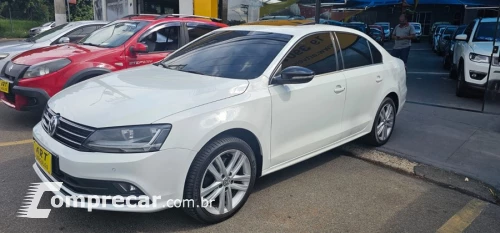 Volkswagen JETTA 2.0 TSI Highline 211cv 4 portas