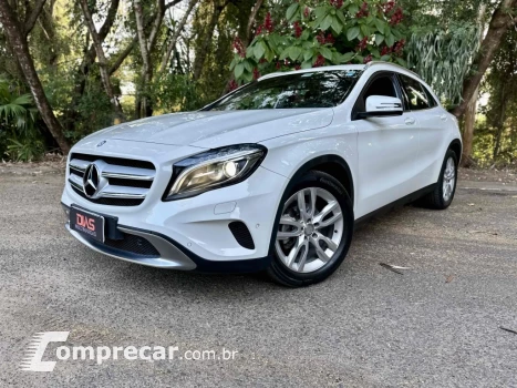 Mercedes-Benz GLA 200 1.6 CGI ADVANCE 16V TURBO GASOLINA 4P AUTOMÁTICO 4 portas