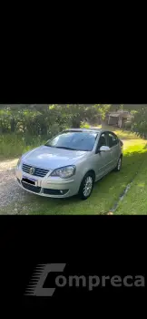 Volkswagen POLO SEDAN 2.0 MI Comfortline 8V 4 portas