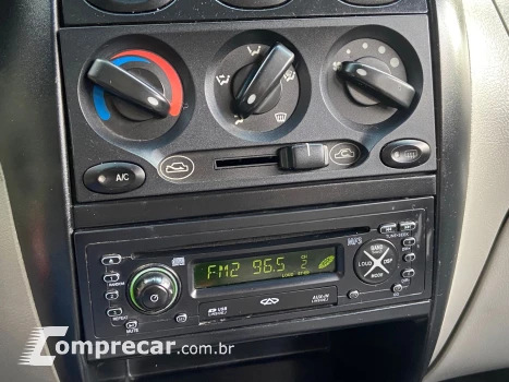QQ 1.1 MPFI 16V