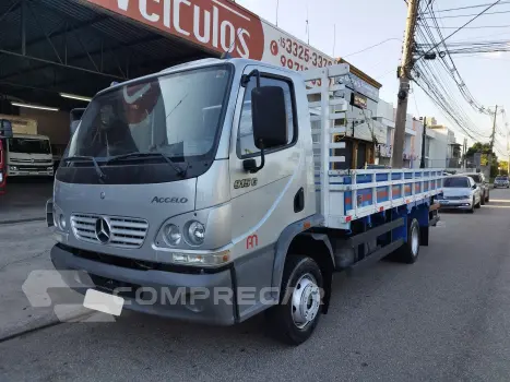 Accelo 915C + Carroceria