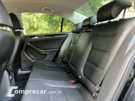 JETTA 2.0 TSI HIGHLINE 211CV GASOLINA 4P TIPTRONIC
