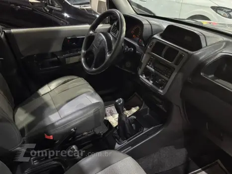 PAJERO TR4 2.0 4X4 16V 131CV GASOLINA 4P MANUAL