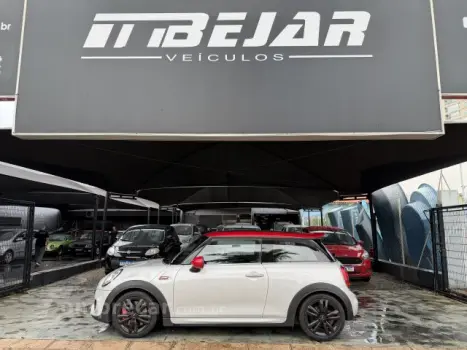 MINI COOPER - 2.0 JOHN COOPER WORKS 16V TURBO 2P AUTOMATICO 2 portas
