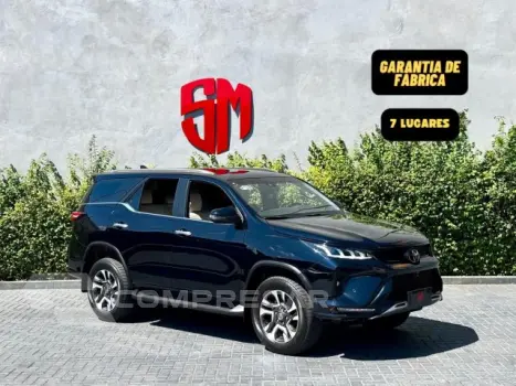 Toyota HILUX SW4 - 2.8 D-4D TURBO DIAMOND 7L 4X4 AUTOMÁTICO 4 portas
