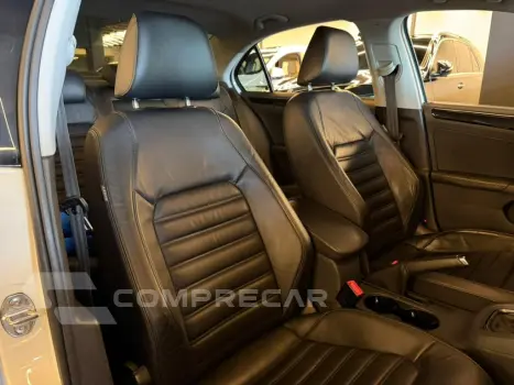 JETTA 2.0 TSI HIGHLINE 211CV GASOLINA 4P TIPTRONIC
