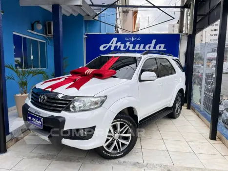 Hilux SW4 SRV D4-D 4x4 3.0 TDI Dies. Aut