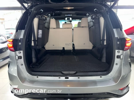 HILUX SW4 2.8 SRX Diamond 4X4 7 Lugares 16V Turbo Intercoole