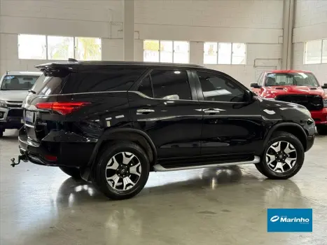 HILUX SW4 2.8 SRX DIAMOND 4X4 7 LUGARES 16V TURBO