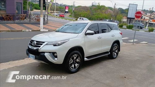 Toyota HILUX SW4 2.8 SRX Diamond 4X4 7 Lugares 16V Turbo Intercoole 4 portas