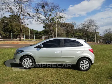 CHEVROLET ONIX 1.4 MPFI LT 8V 4 portas