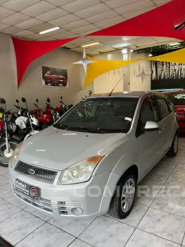 FORD FIESTA 1.6 Titanium Sedan 16V 4 portas