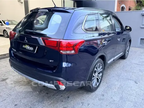 OUTLANDER 3.0 GT 4X4 V6 24V GASOLINA 4P AUTOMÁTICO