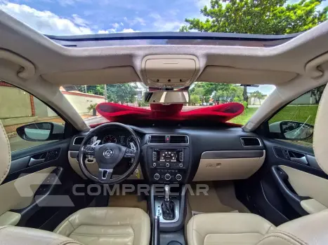 JETTA 2.0 TSI HIGHLINE 211CV GASOLINA 4P TIPTRONIC