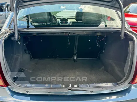 CORSA 1.4 MPFI Premium Sedan 8V