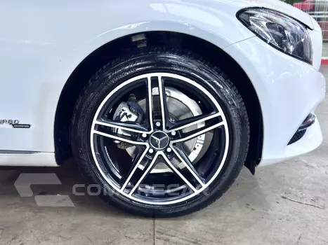 C 180 1.6 CGI AVANTGARDE 16V TURBO GASOLINA 4P AUTOMÁTICO