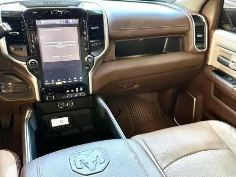 3500 6.7 I6 TURBO DIESEL LARAMIE CD 4X4 AUTOMÁTICO