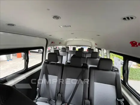 HIACE 2.8 D-4d Turbo Minibus 15+1 DX