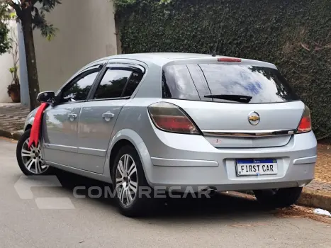 VECTRA 2.0 MPFI GT HATCH 8V FLEX 4P MANUAL