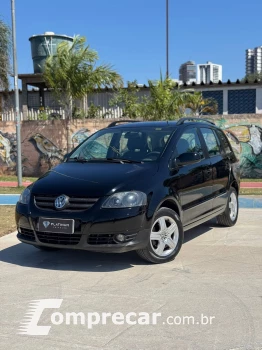 Volkswagen SPACEFOX 1.6 MI Sportline 8V 4 portas