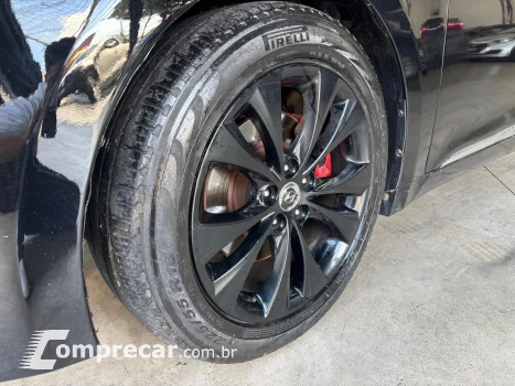 AZERA 3.3 MPFI GLS Sedan V6 24V