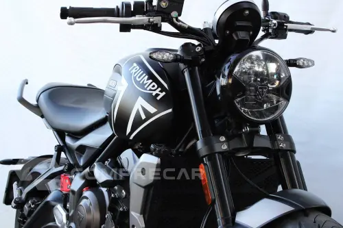 TRIUMPH TRIDENT 660