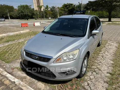 FORD FOCUS 1.6 GLX 16V 4 portas