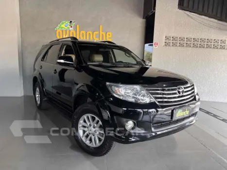 Toyota HILUX SW4 2.7 SR 4X2 16V FLEX 4P AUTOMÁTICO 4 portas