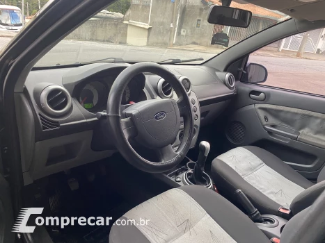 FIESTA 1.6 MPI Class Hatch 8V