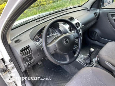 CORSA 1.4 MPFI Premium Sedan 8V