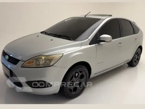 FORD FOCUS 2.0 TITANIUM HATCH 16V FLEX 4P AUTOMÁTICO 4 portas