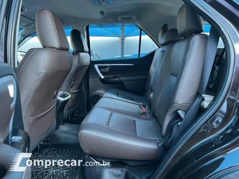 HILUX SW4 2.8 D-4d Turbo SRX 7L 4X4