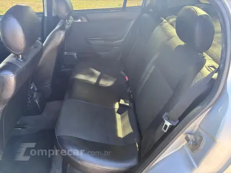 ASTRA 2.0 MPFI Sedan 8V