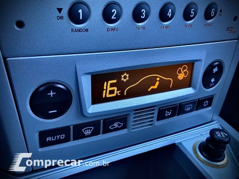 VECTRA 2.0 MPFI Elegance 8V