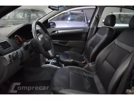 VECTRA SEDAN - 2.0 MPFI ELEGANCE 8V 4P MANUAL