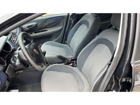 PUNTO 1.4 ATTRACTIVE 8V FLEX 4P MANUAL