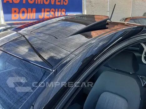 New Beetle 2.0 Mi 8V Gasolina 2P Automático