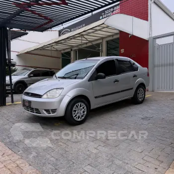 FORD FIESTA 1.0 MPI GL Class 8V 4 portas