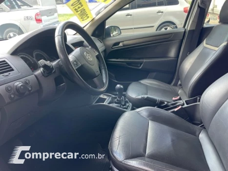 VECTRA HATCH - 2.0 MPFI GT-X HATCH 8V 4P MANUAL