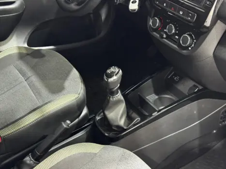 KWID 1.0 12V SCE FLEX OUTSIDER MANUAL