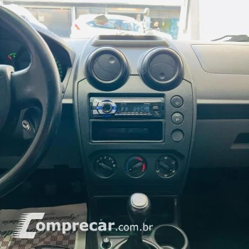 FIESTA 1.6 Rocam Sedan 8V