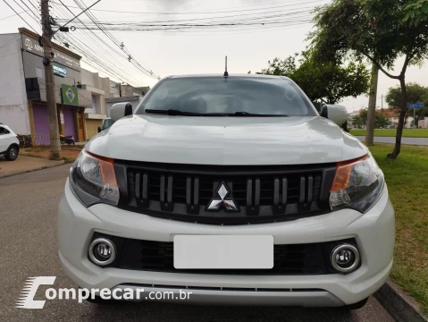 Mitsubishi L200 TRITON 2.4 16V Turbo GL CD 4X4 4 portas