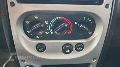 T-4 4x4 3.0 TB Int. Cap. Rígida Diesel