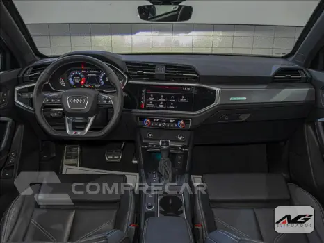 Q3 2.0 40 TFSI Performance Black Quattro