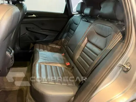 Taos 1.4 250 Tsi Total Flex Highline Automático