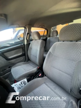ASTRA 2.0 MPFI CD Sedan 8V