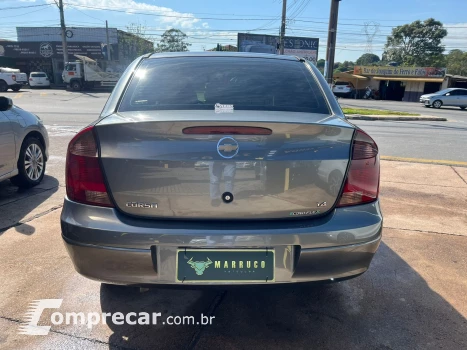 CORSA 1.4 MPFI Premium Sedan 8V