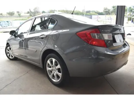 CIVIC - 1.8 EXS 16V 4P AUTOMÁTICO